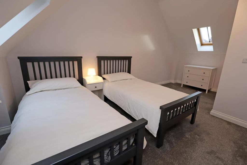 Royal Hillsborough Village Luxury Townhouse מראה חיצוני תמונה