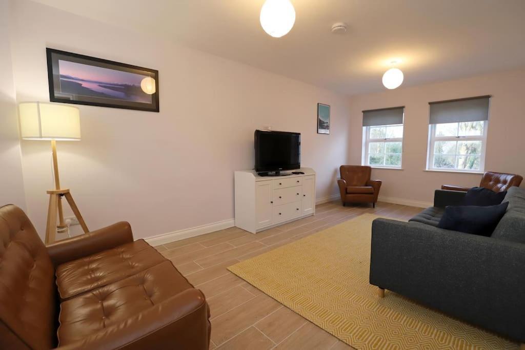 Royal Hillsborough Village Luxury Townhouse מראה חיצוני תמונה